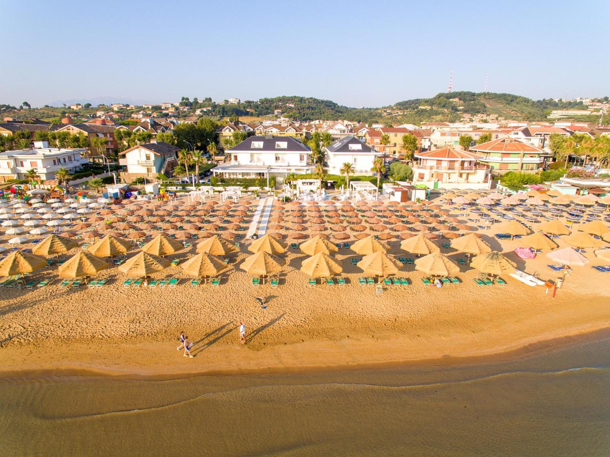 Albergo Punta De L'Est Francavilla al Mare Kültér fotó
